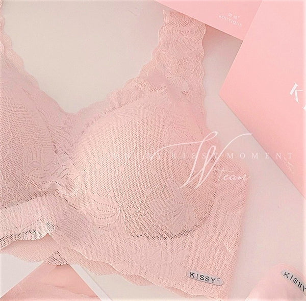 Kissy Platinum Pink Lace Bra. First in the world using Thailand premium natural latex + 4D vertical upright cotton bra padding for healthy, perky and perfect breast shape. Environmentally friendly, breathable, anti-bacterial, breathable, and does not run out of shape.